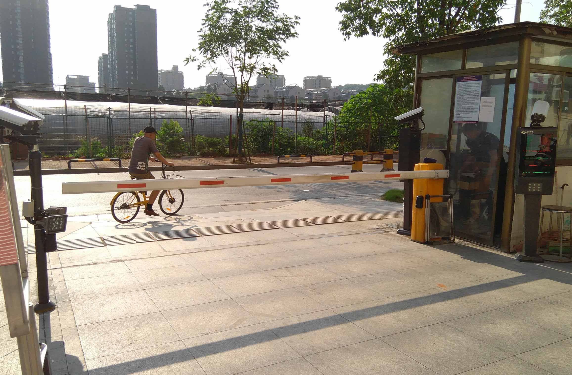長沙雷隆智能科技有限公司_長沙車牌自動識別系統(tǒng)|長沙停車場管理系統(tǒng)|車牌識別系統(tǒng)|車牌識別一體機|人行通道閘|智能通道閘|停車收費系統(tǒng)|智能門禁系統(tǒng) 長沙雷隆智能科技有限公司_長沙車牌自動識別系統(tǒng)|長沙停車場管理系統(tǒng)|車牌識別系統(tǒng)|車牌識別一體機|人行通道閘|智能通道閘|停車收費系統(tǒng)|智能門禁系統(tǒng)